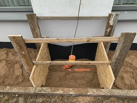 Sockelschalung vor der Armierung