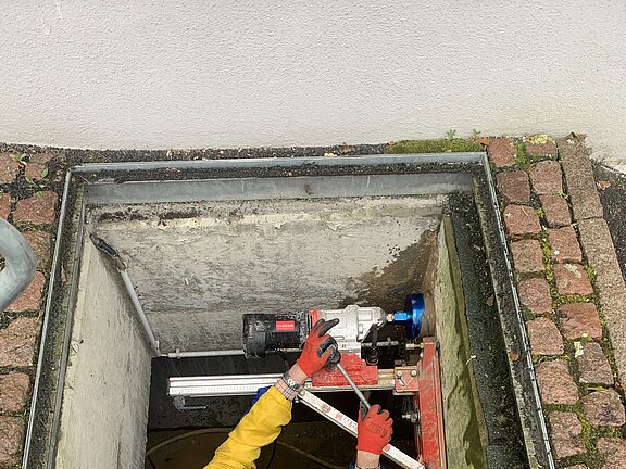 Kernbohrung für die Kabeldurchführung